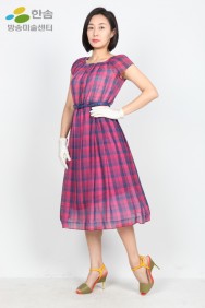 2450.복고원피스