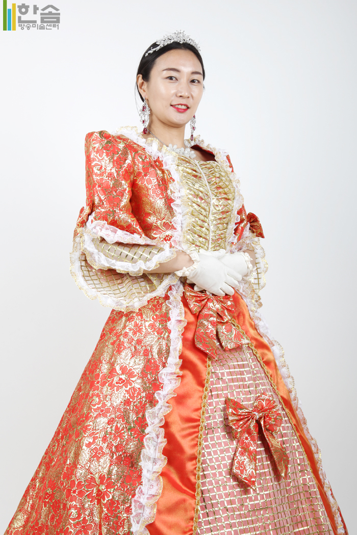 4641.중세드레스